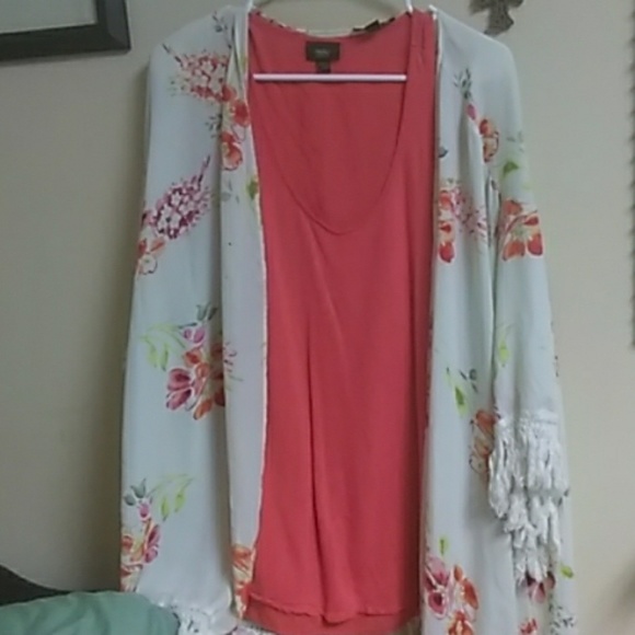 SUMMER SALE Floral Kimono SUMMER SALE - Picture 2 of 4